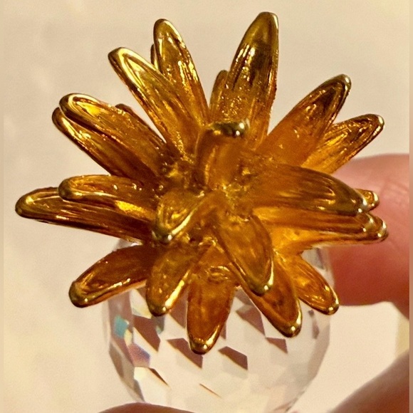 Mini crystal pineapple figurine - 2”H - minor scratches - lovely - brand unknown - Picture 4 of 7